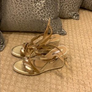 Tahari gold wedge sandals